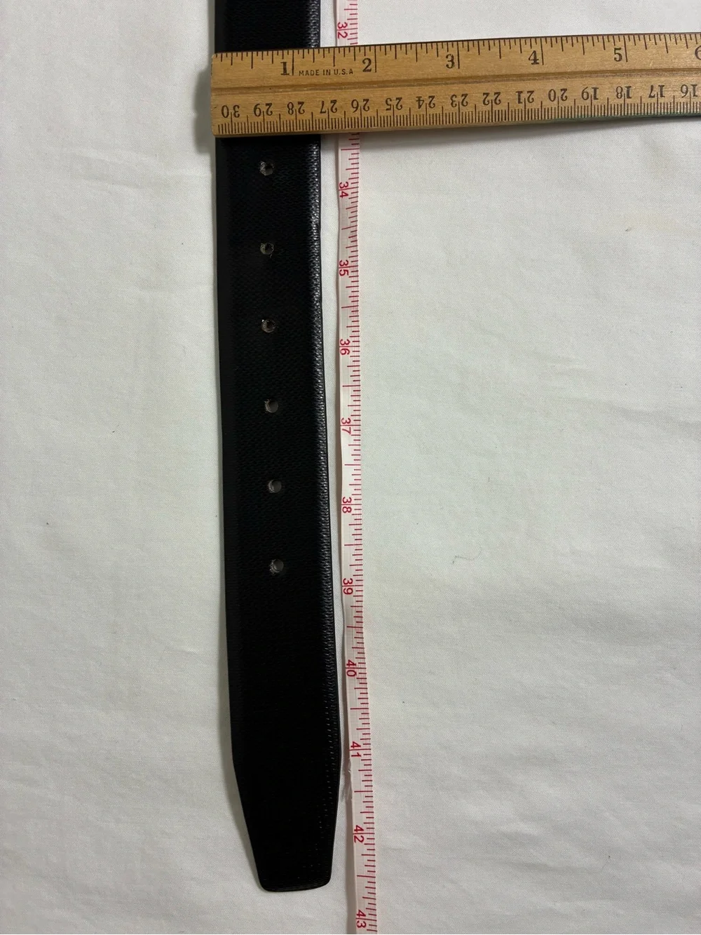 Tommy Hilfiger men’s belt 42” Black Textured Leather with Signature Stripe